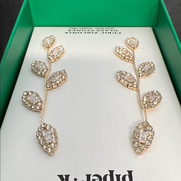 Piper K | Leaf Inspired Earrings ✨ - Picture 7 of 9